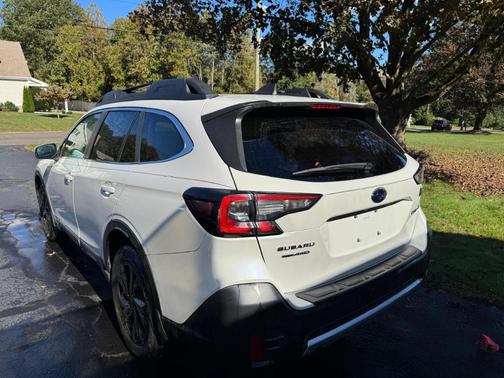 White 2022 Subaru Outback Limited