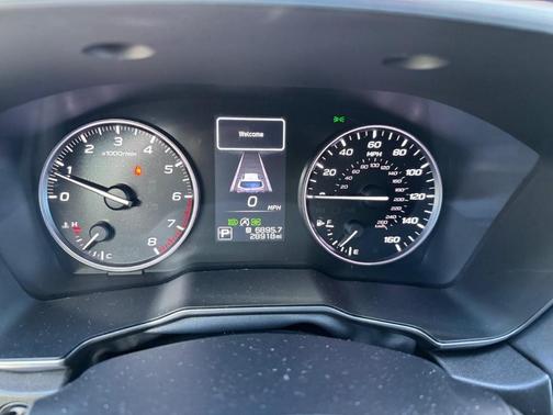 White 2022 Subaru Outback Limited