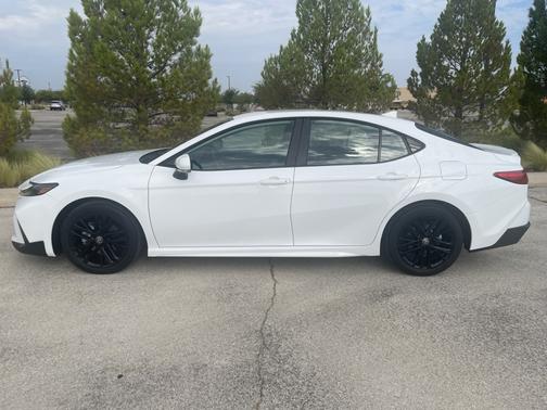 White 2025 Toyota Camry SE