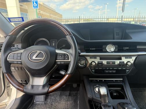 2017 Lexus ES 350 Base