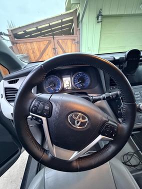 2017 Toyota Sienna XLE