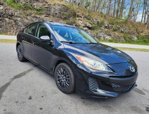 Black 2013 Mazda Mazda3 i SV