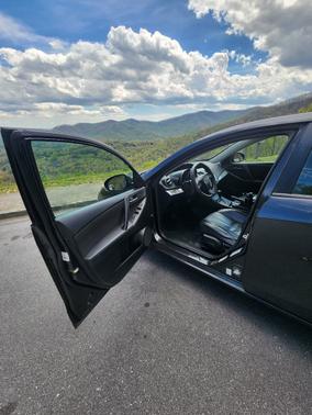 Black 2013 Mazda Mazda3 i SV