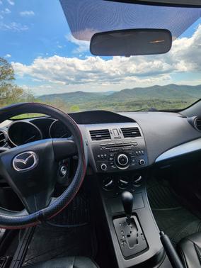 Black 2013 Mazda Mazda3 i SV