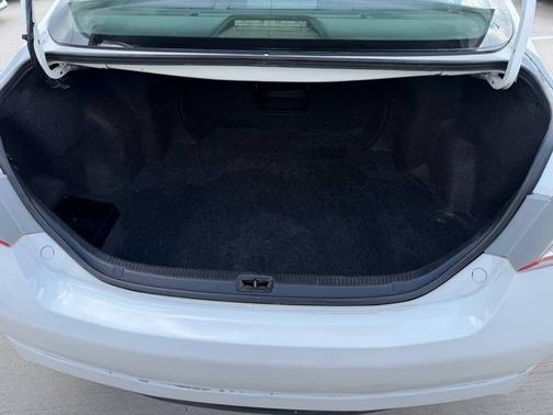 White 2011 Toyota Camry SE