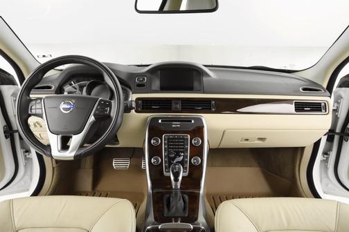 2015 Volvo XC70 T6 Platinum