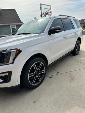 White 2019 Ford Expedition Limited