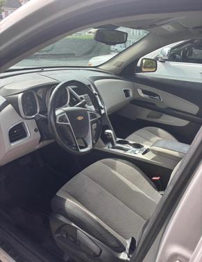 Silver 2011 Chevrolet Equinox LT