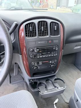 White 2005 Chrysler Town & Country Base