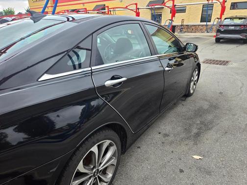 Black 2013 Hyundai SONATA Limited 2.0T