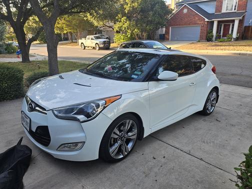2013 Hyundai Veloster Base