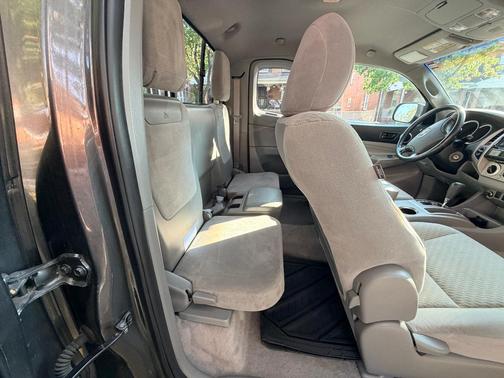 Gray 2009 Toyota Tacoma Access Cab