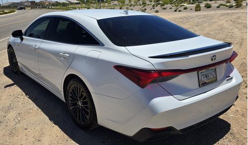 2019 Toyota Avalon Hybrid XSE