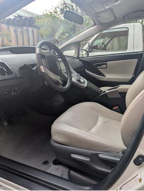 2015 Toyota Prius Plug-in Base