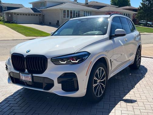 White 2022 BMW X5 M50i