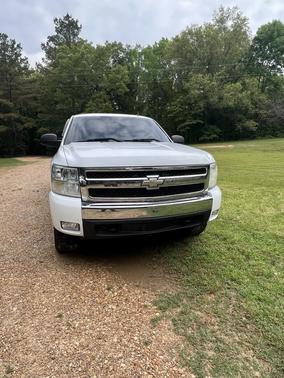 White 2008 Chevrolet Silverado 1500 LT2 Crew Cab