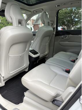 2017 Volvo XC90 T6 Momentum