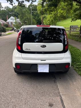 White 2019 Kia Soul Base