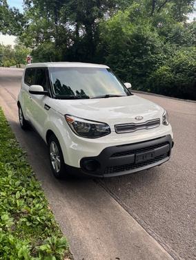 White 2019 Kia Soul Base
