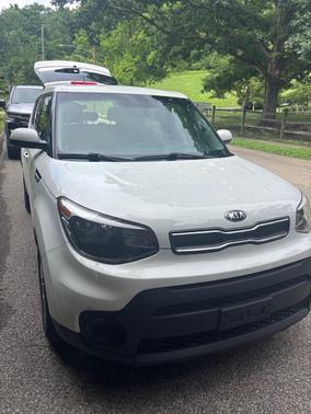 White 2019 Kia Soul Base