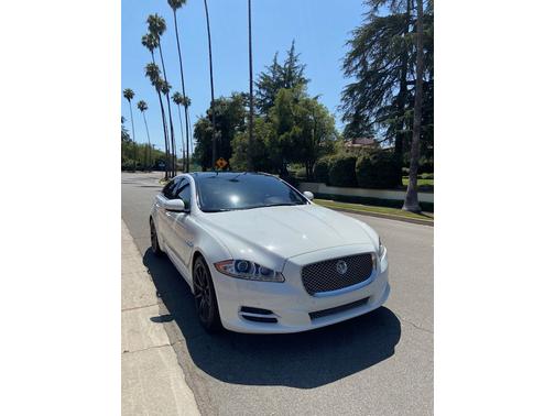 2013 Jaguar XJ Base