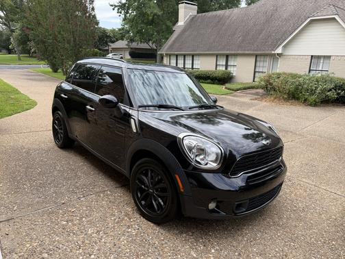 Black 2014 MINI Countryman Cooper S