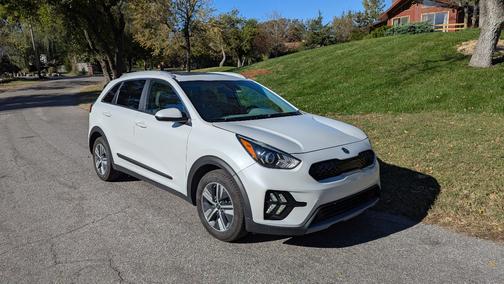2022 Kia Niro LXS SE