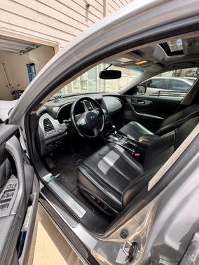 Silver 2017 INFINITI QX70 Base