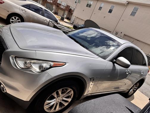 Silver 2017 INFINITI QX70 Base