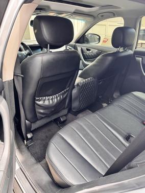 Silver 2017 INFINITI QX70 Base