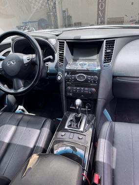 Silver 2017 INFINITI QX70 Base