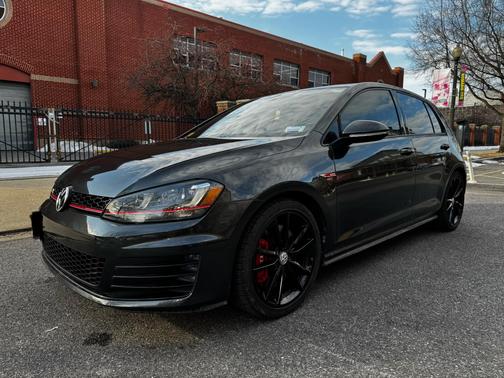 2017 Volkswagen Golf GTI SE 4-Door