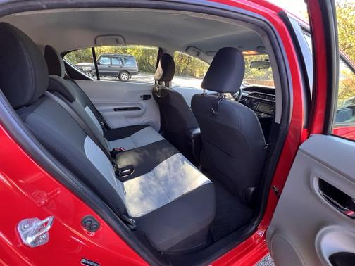 2014 Toyota Prius c One