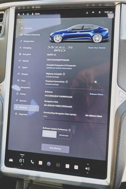 2015 Tesla Model S 85D