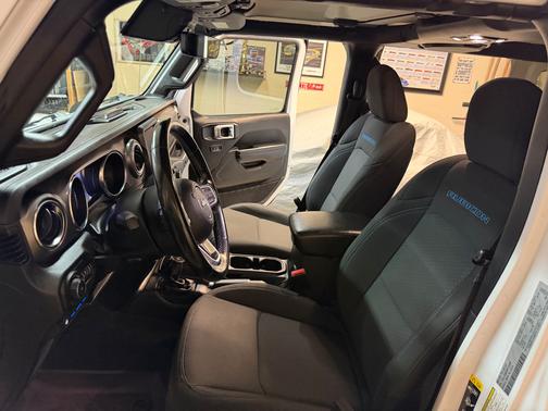 White 2022 Jeep Wrangler Unlimited 4xe Rubicon