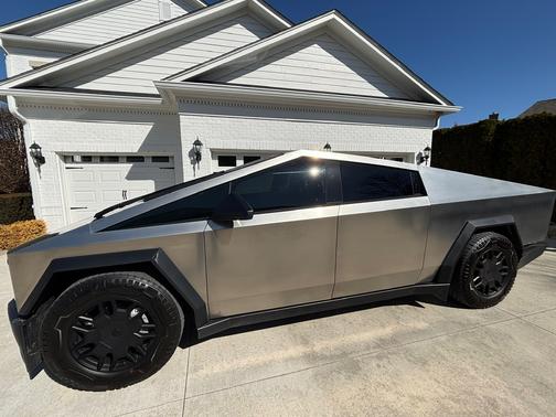 2024 Tesla Cybertruck AWD