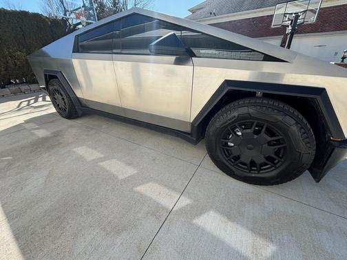 2024 Tesla Cybertruck AWD