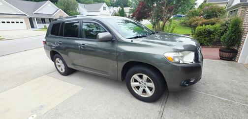 Green 2010 Toyota Highlander Base