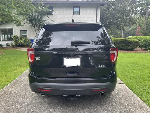 Black 2016 Ford Explorer XLT
