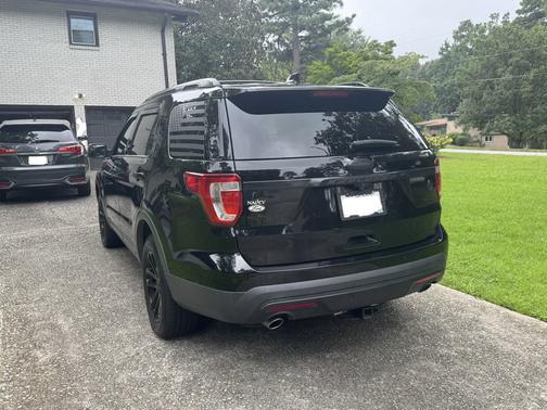 Black 2016 Ford Explorer XLT