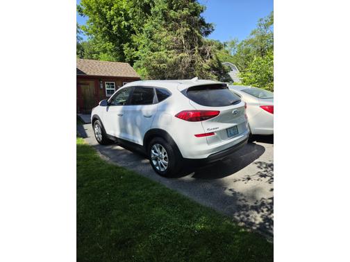 White 2019 Hyundai TUCSON Value