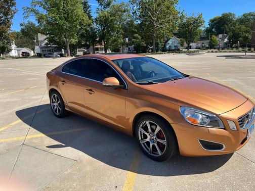 Orange 2011 Volvo S60 T6