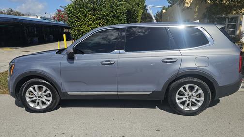 2022 Kia Telluride LX