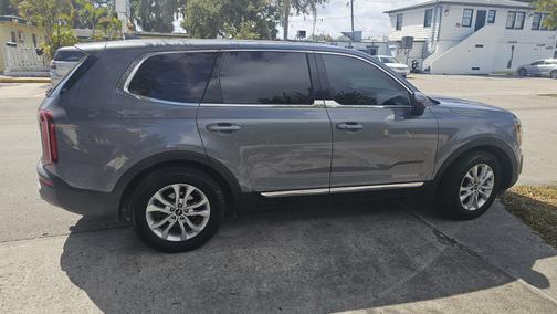 2022 Kia Telluride LX