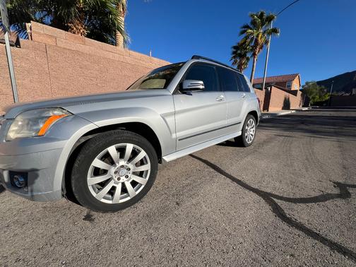 Silver 2010 Mercedes-Benz GLK-Class GLK 350