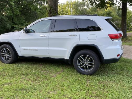 Photo 2 of 14 of 2018 Jeep Grand Cherokee Limited