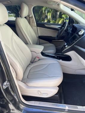 Gray 2019 Lincoln MKC Standard