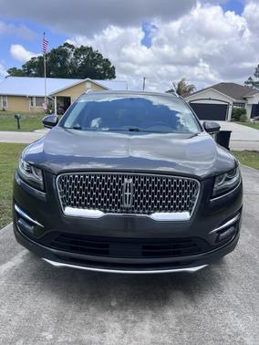 Gray 2019 Lincoln MKC Standard