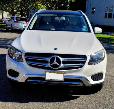 White 2019 Mercedes-Benz GLC 300 4MATIC