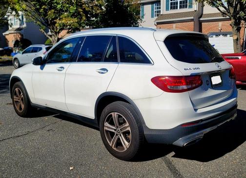 White 2019 Mercedes-Benz GLC 300 4MATIC
